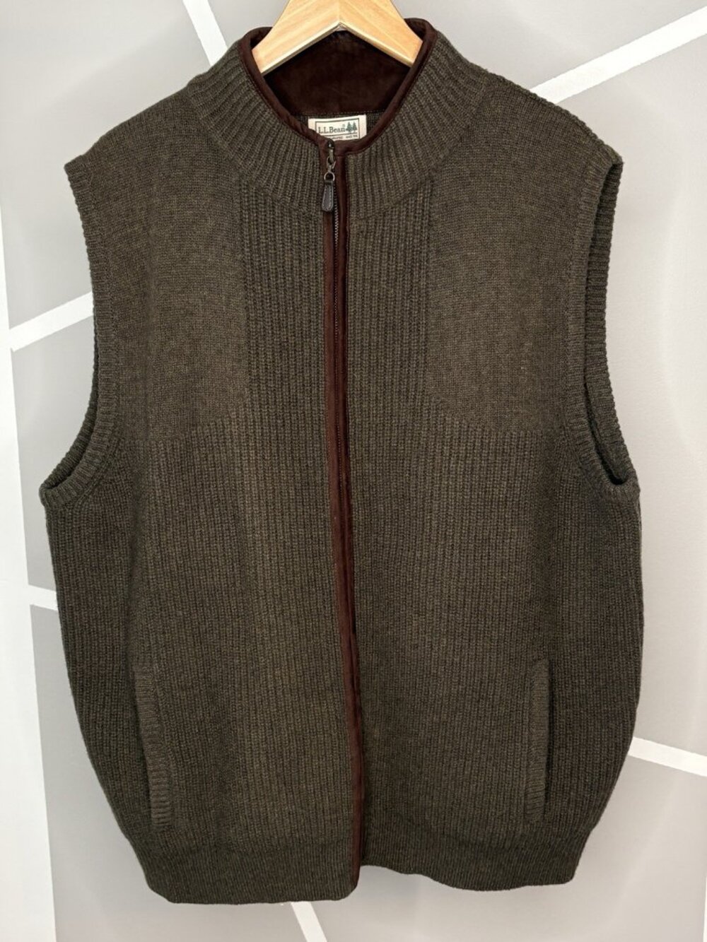 LL Bean Waterfowl Sweater Vest Men’s XL Reg 100% Merino Lambs Wool Green Heather